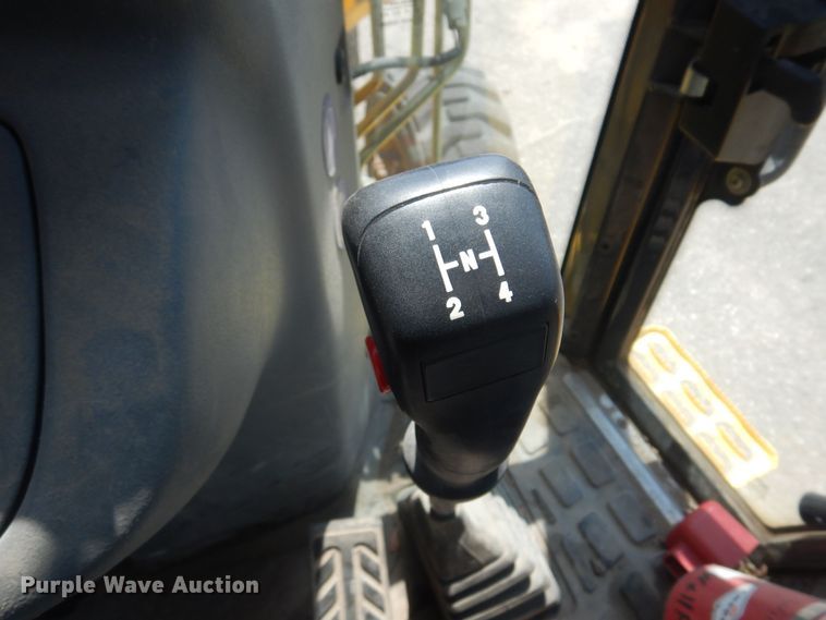 image for item NH9211 2003 New Holland LB75B backhoe