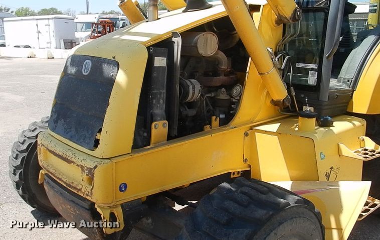 image for item NH9211 2003 New Holland LB75B backhoe