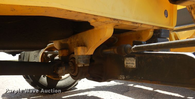 image for item NH9211 2003 New Holland LB75B backhoe