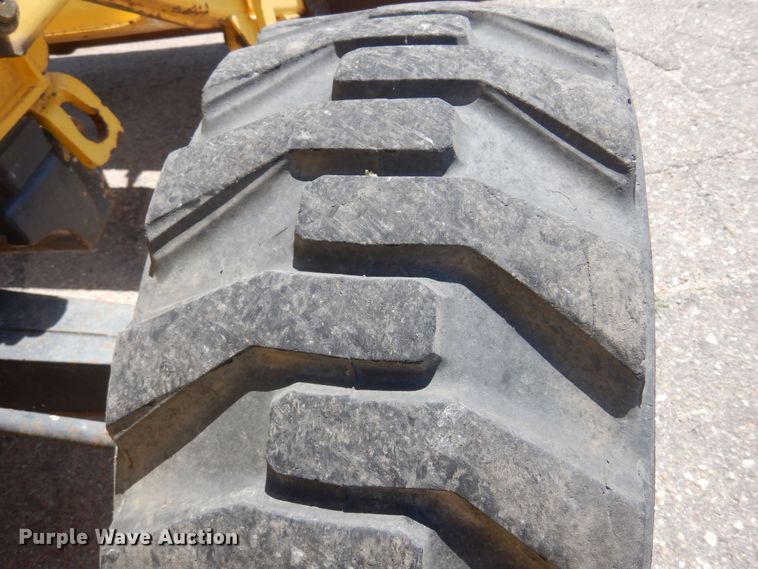 image for item NH9211 2003 New Holland LB75B backhoe