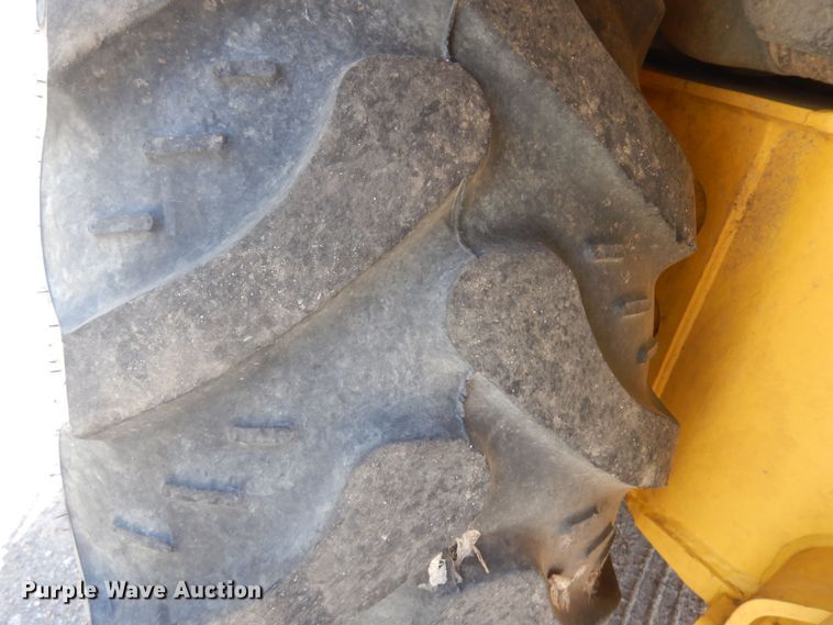 image for item NH9211 2003 New Holland LB75B backhoe