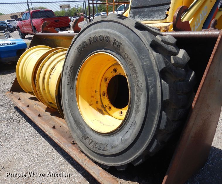 image for item NH9211 2003 New Holland LB75B backhoe