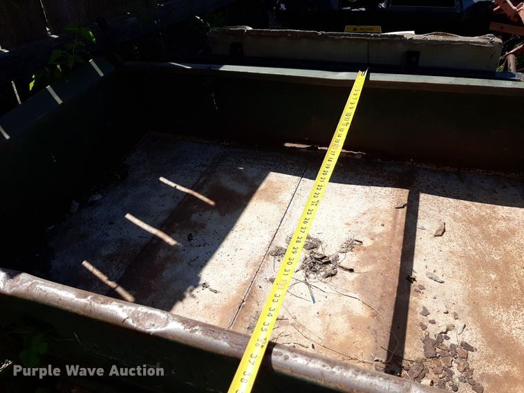 image for item NH9212 (2) Cushman golf carts