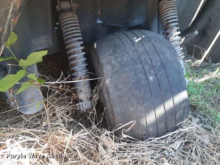 image for item NH9212 (2) Cushman golf carts