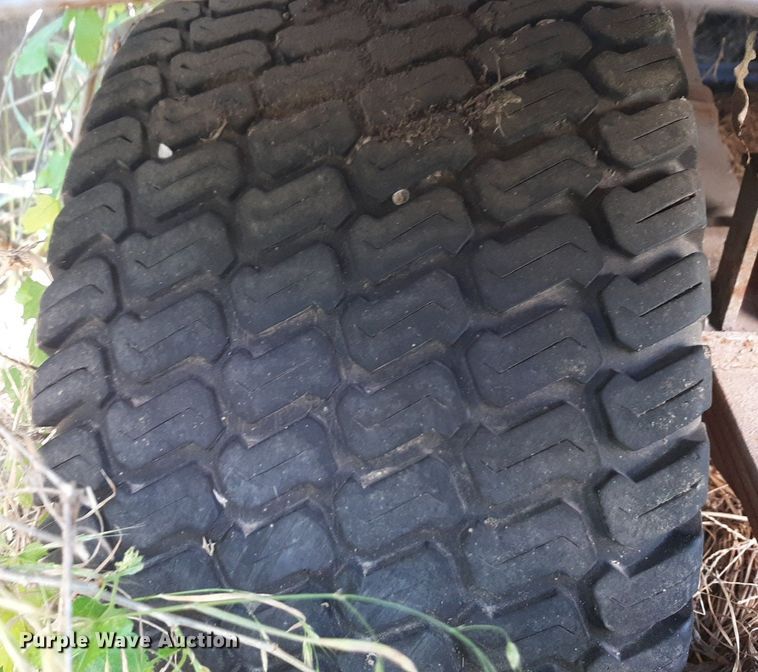 image for item NH9212 (2) Cushman golf carts