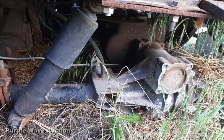 image for item NH9212 (2) Cushman golf carts