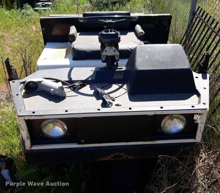 image for item NH9212 (2) Cushman golf carts