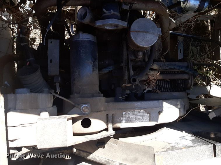 image for item NH9212 (2) Cushman golf carts