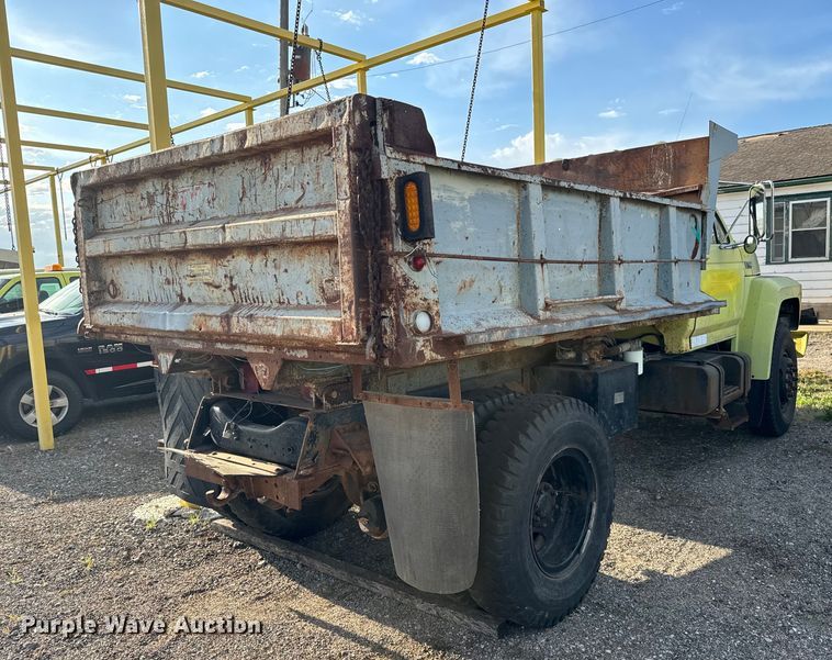 image for item NH9214 1985 Ford F800 dump truck