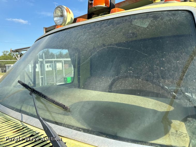 image for item NH9214 1985 Ford F800 dump truck