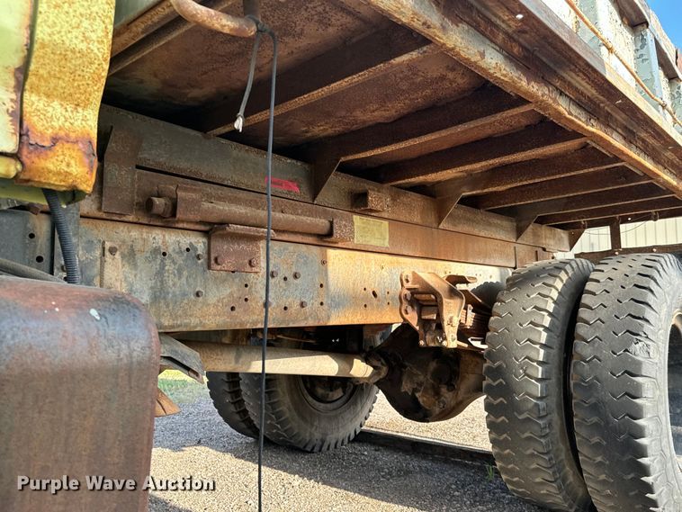 image for item NH9214 1985 Ford F800 dump truck