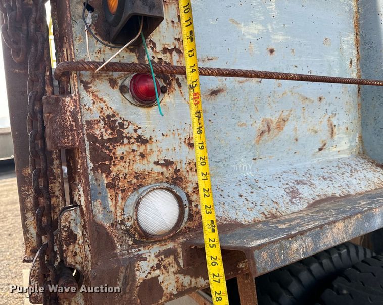 image for item NH9214 1985 Ford F800 dump truck