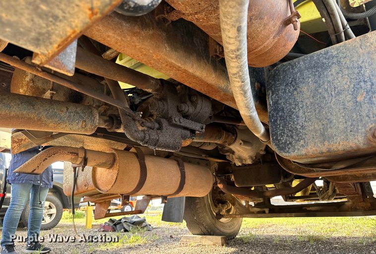 image for item NH9214 1985 Ford F800 dump truck