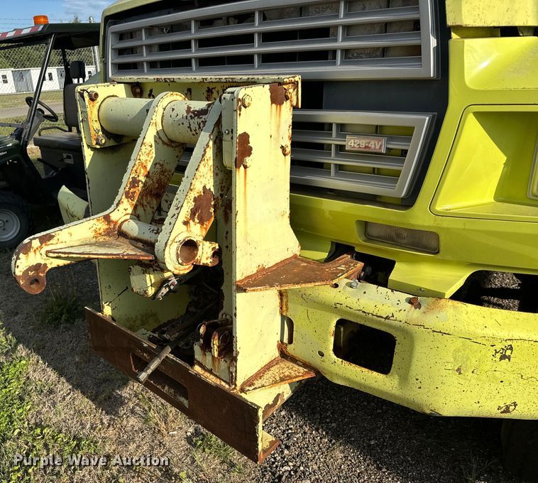 image for item NH9214 1985 Ford F800 dump truck