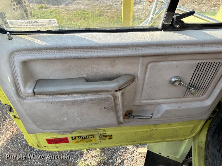 image for item NH9214 1985 Ford F800 dump truck