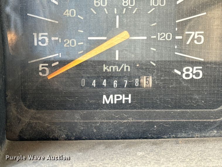 image for item NH9214 1985 Ford F800 dump truck