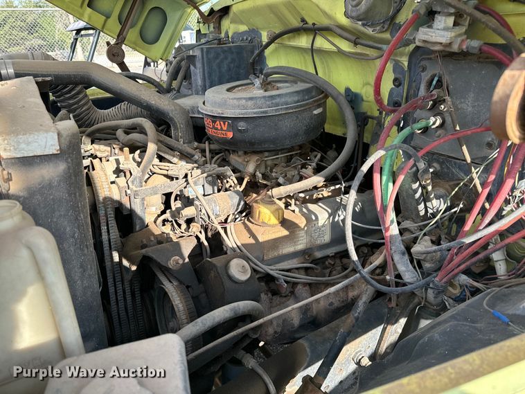 image for item NH9214 1985 Ford F800 dump truck