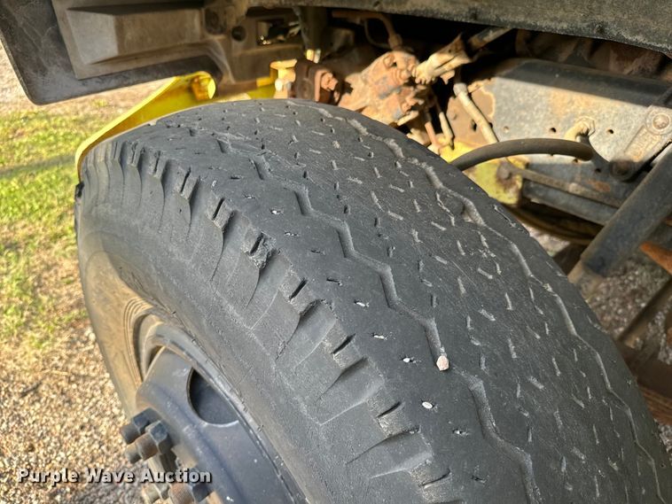 image for item NH9214 1985 Ford F800 dump truck