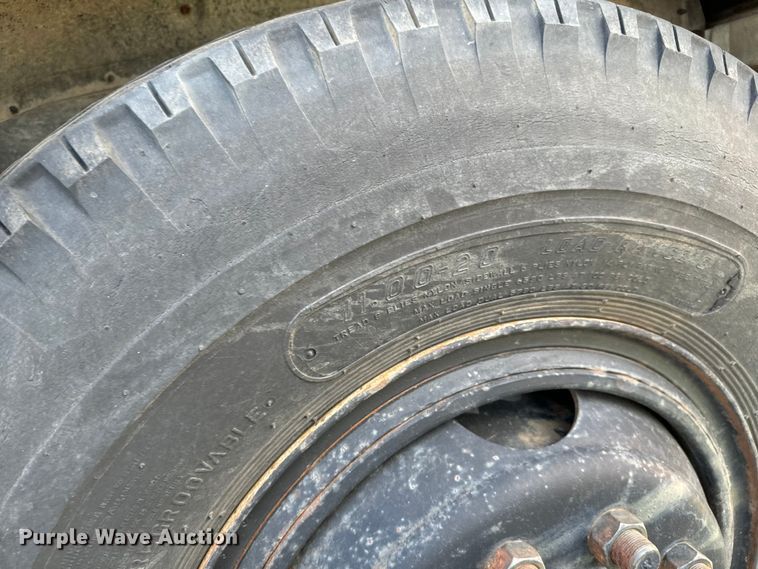 image for item NH9214 1985 Ford F800 dump truck