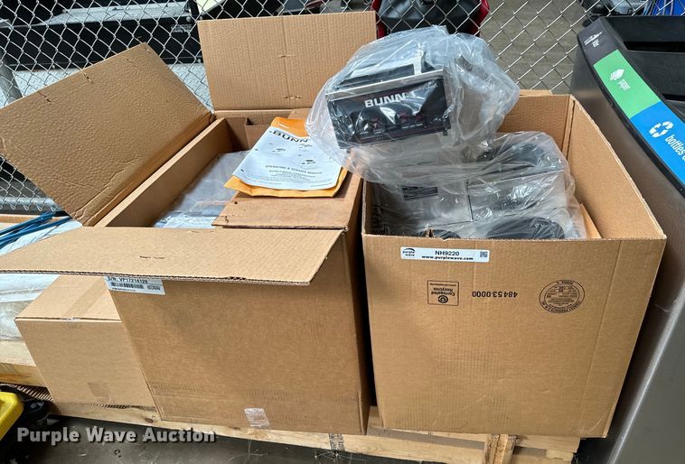 image for item NH9220 (2) Bunn VP-17 coffee makers