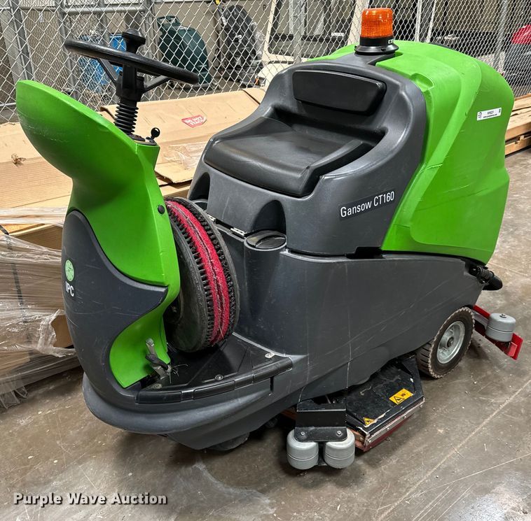 image for item NH9221 IPC Gansow CT160 floor scrubber 