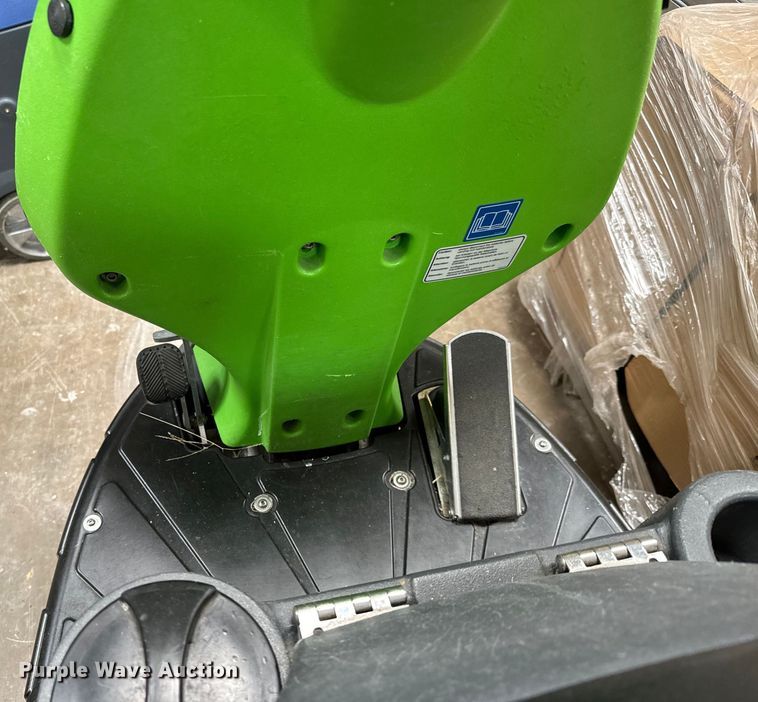 image for item NH9221 IPC Gansow CT160 floor scrubber 