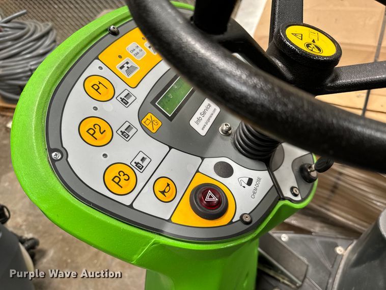 image for item NH9221 IPC Gansow CT160 floor scrubber 