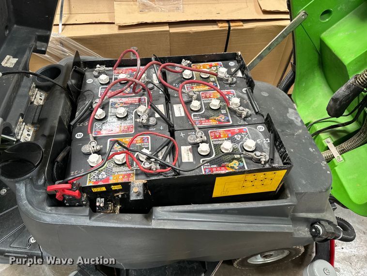 image for item NH9221 IPC Gansow CT160 floor scrubber 