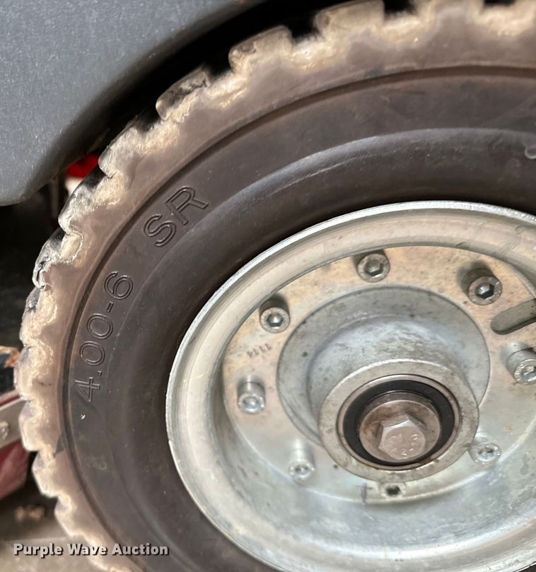 image for item NH9221 IPC Gansow CT160 floor scrubber 