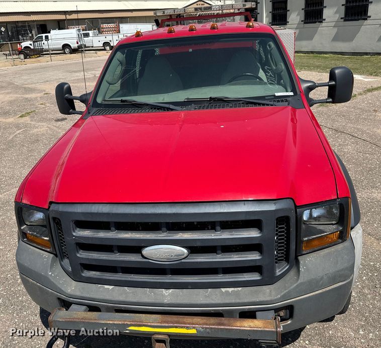 image for item NH9399 2007 Ford F550 Super Duty XL brush fire truck