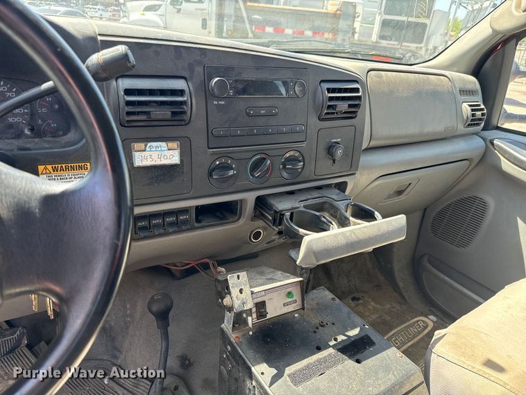 image for item NH9399 2007 Ford F550 Super Duty XL brush fire truck