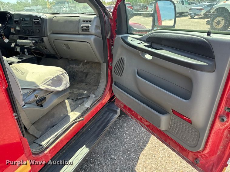 image for item NH9399 2007 Ford F550 Super Duty XL brush fire truck