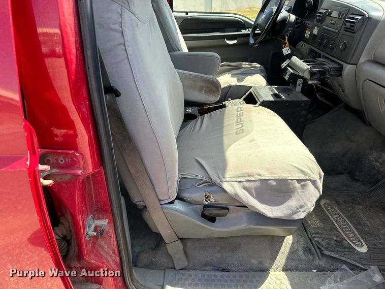 image for item NH9399 2007 Ford F550 Super Duty XL brush fire truck