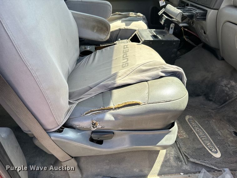 image for item NH9399 2007 Ford F550 Super Duty XL brush fire truck