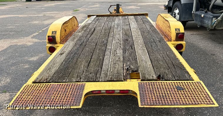 image for item NL9805 2002 Trail King TKT12U-162 tilt deck equipment trailer