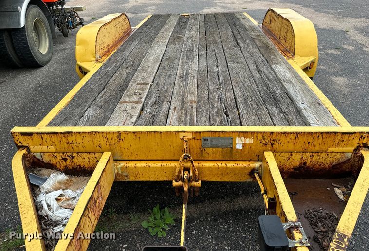 image for item NL9805 2002 Trail King TKT12U-162 tilt deck equipment trailer