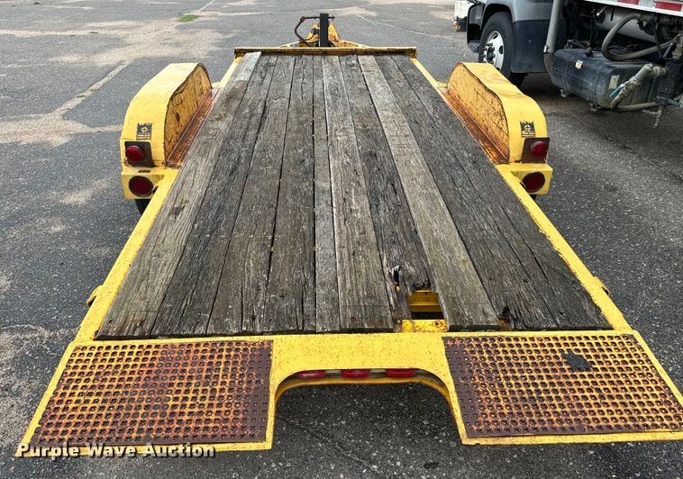 image for item NL9805 2002 Trail King TKT12U-162 tilt deck equipment trailer