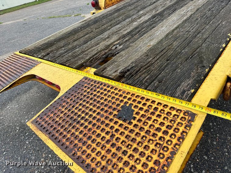 image for item NL9805 2002 Trail King TKT12U-162 tilt deck equipment trailer