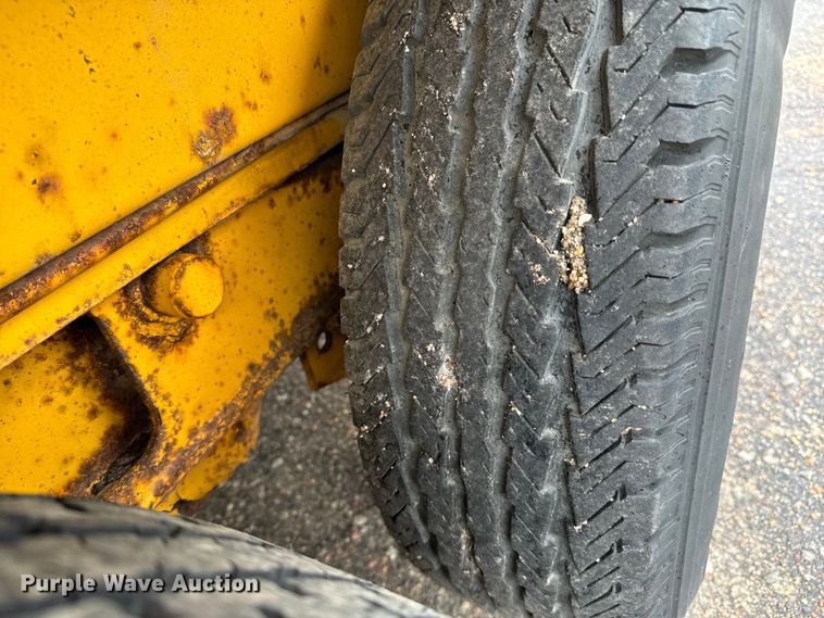 image for item NL9805 2002 Trail King TKT12U-162 tilt deck equipment trailer