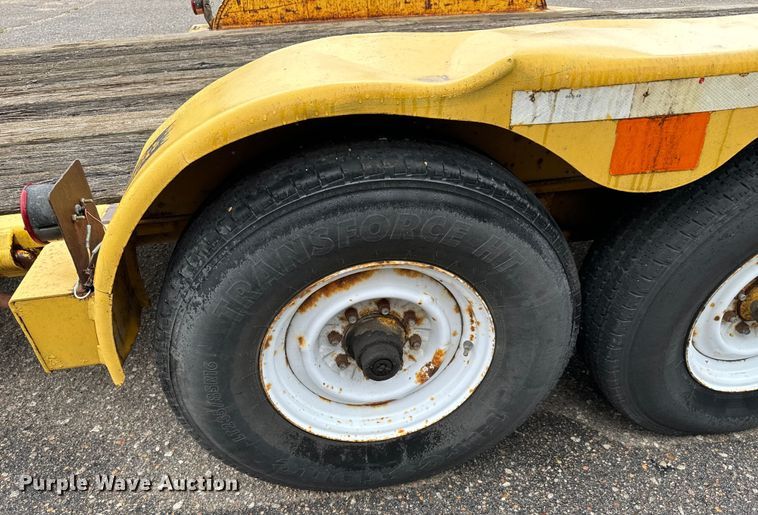 image for item NL9805 2002 Trail King TKT12U-162 tilt deck equipment trailer