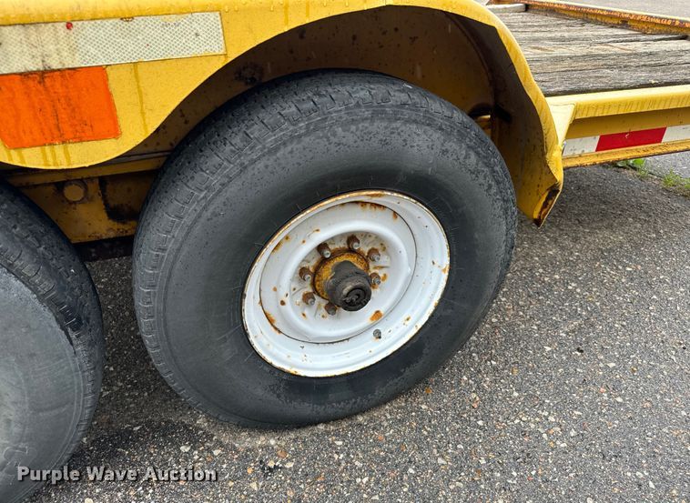 image for item NL9805 2002 Trail King TKT12U-162 tilt deck equipment trailer