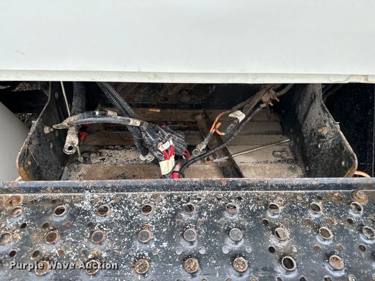 image for item NL9806 2009 International  DuraStar 4300 chipper truck