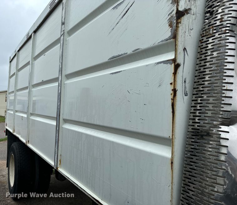 image for item NL9806 2009 International  DuraStar 4300 chipper truck