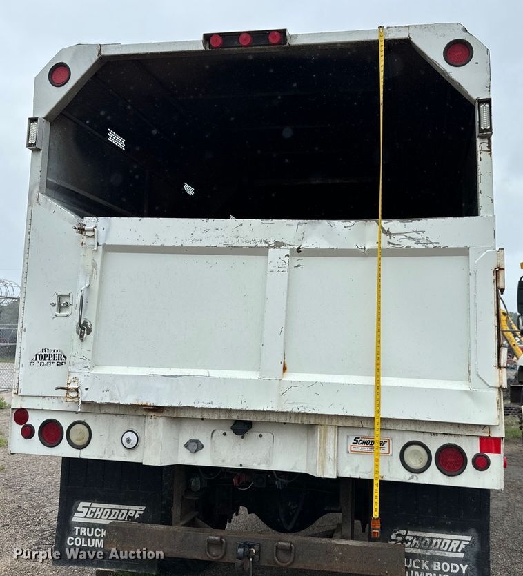 image for item NL9806 2009 International  DuraStar 4300 chipper truck