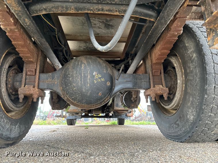 image for item NL9806 2009 International  DuraStar 4300 chipper truck