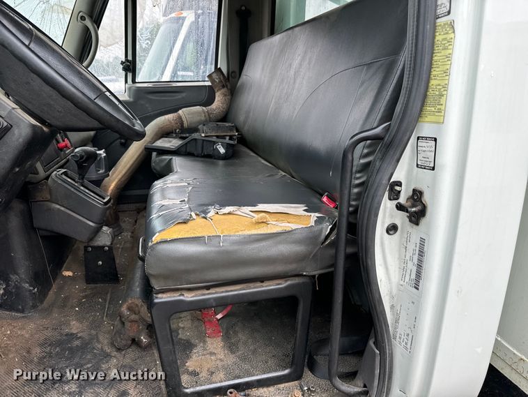 image for item NL9806 2009 International  DuraStar 4300 chipper truck