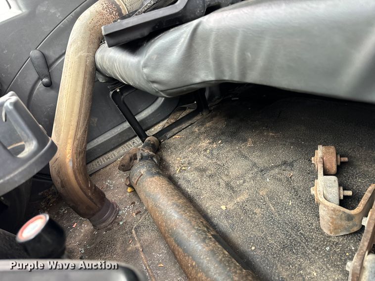 image for item NL9806 2009 International  DuraStar 4300 chipper truck