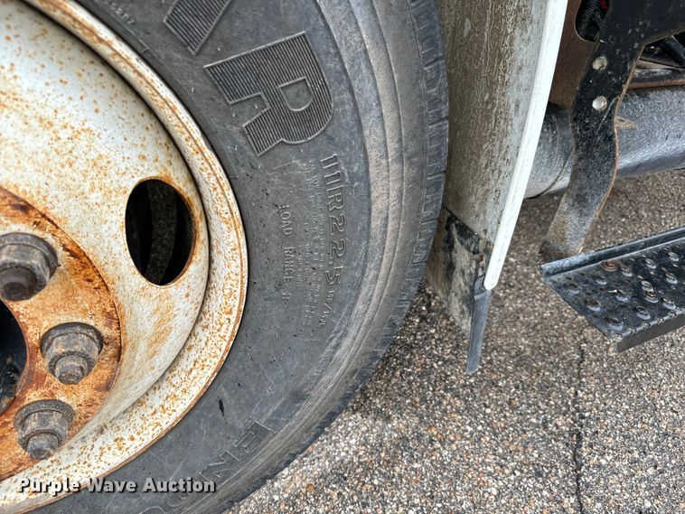 image for item NL9806 2009 International  DuraStar 4300 chipper truck