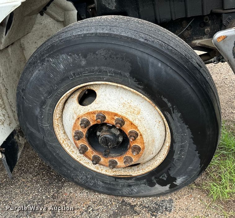 image for item NL9806 2009 International  DuraStar 4300 chipper truck