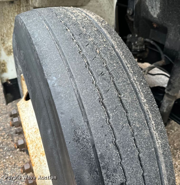 image for item NL9806 2009 International  DuraStar 4300 chipper truck